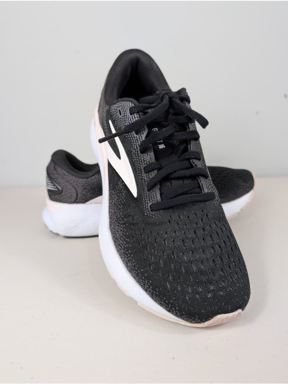 Brooks Ghost black sneakers women's size 9.5